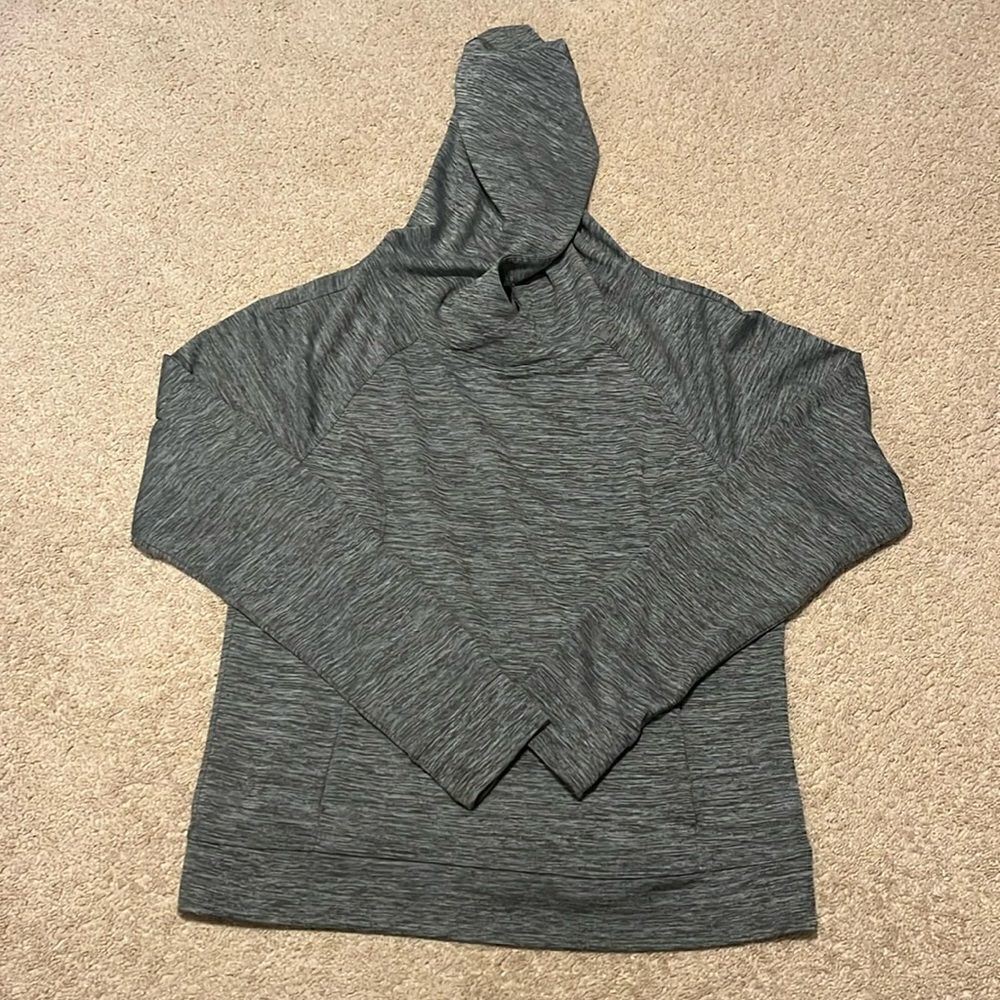 YOGALICIOUS WOMEN’S SIZE LARGE HOODIE